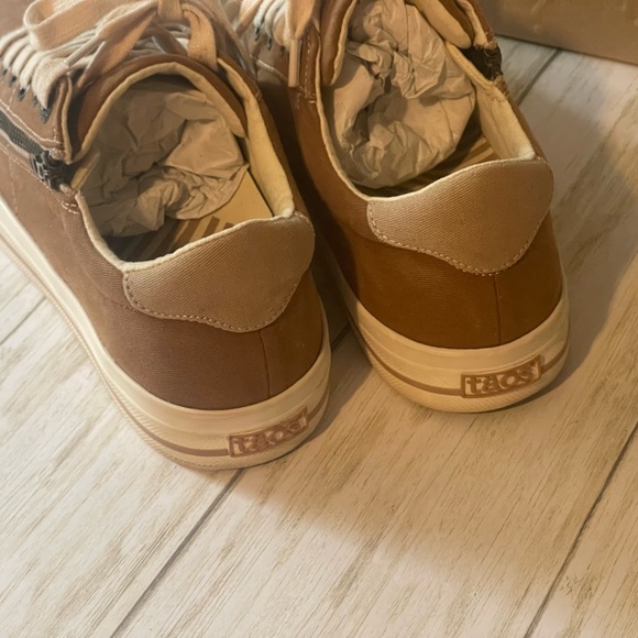 Taos Z-Soul Lace-up Sneaker Golden Tan/Tan NIB - Picture 8 of 8